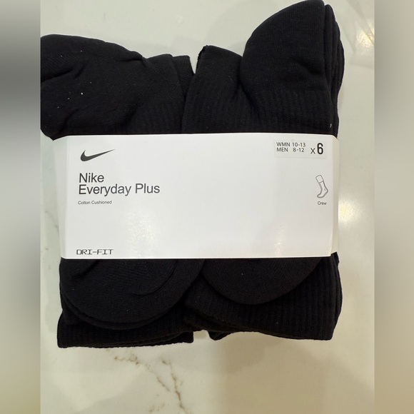 Nike Everyday Plus Black Crew Socks 6-Pack - Picture 1 of 3